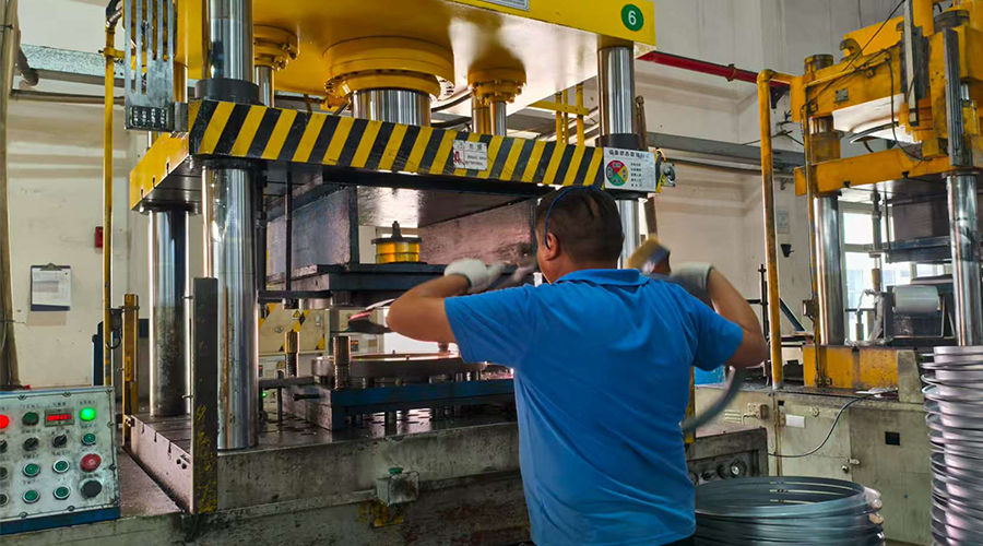 金環(huán)電器的滾筒干衣機(jī)如何適應(yīng)游艇、輪船等特殊海洋環(huán)境，確保高安全性和穩(wěn)定性？