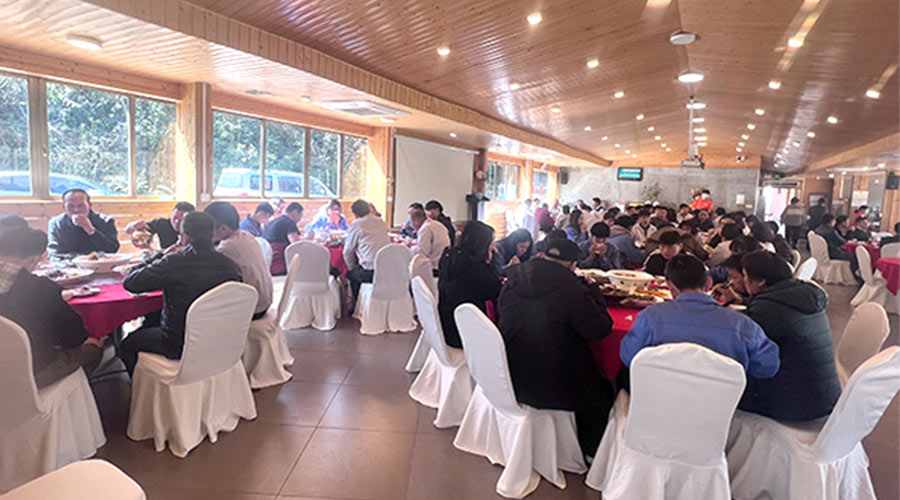 金環(huán)電器開(kāi)工宴！吃飽喝足加油干迎戰(zhàn)2023！